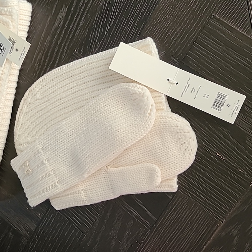 NWT Tory Burch Ribbed Merino Wool Oblong Scarf and Hat/Mitten Set - Picture 2 of 6